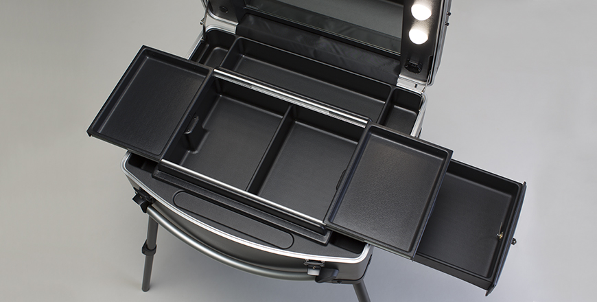 Make-up case with lights Voyager model. Makeup case with lights Voyager model.