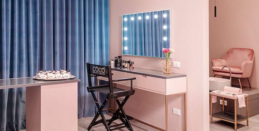 Cantoni Furnishing Range – Lighted vanity mirror and makeup stations with patented I-light, designed to elevate any beauty space. and makeup stations
