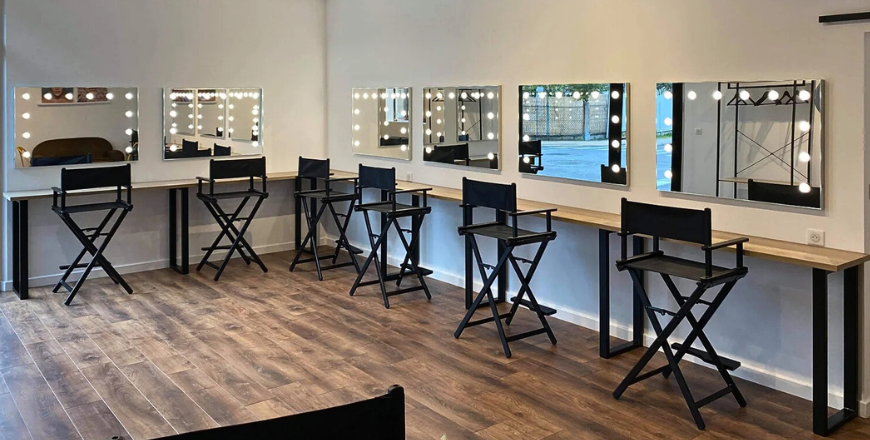 Lighted makeup stations by Cantoni installed at Makeup Art Academy France